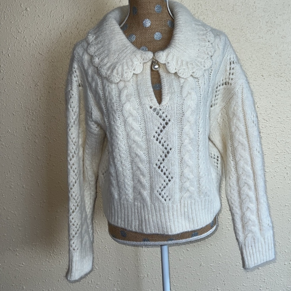 ZARA Knit long sleeve sweater medium size